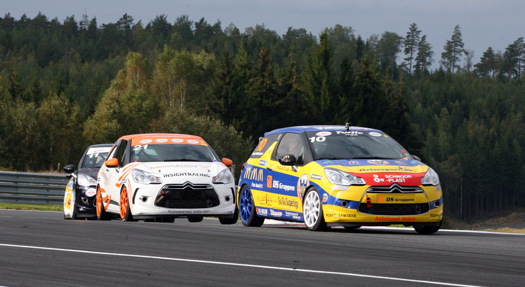 Jacob Matiassen foran Martin Jensen.
(Foto: Motorsporten.dk)